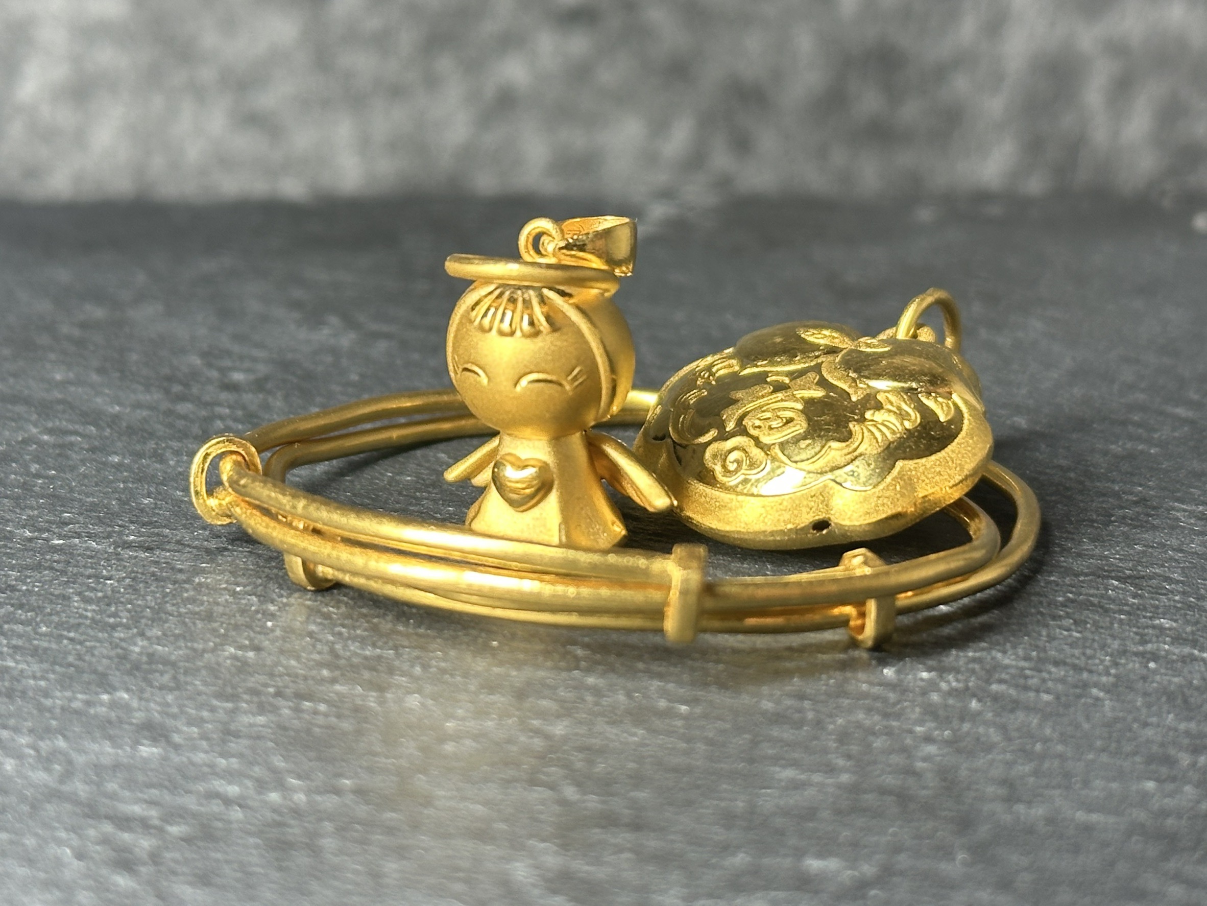 千足金999 ペンダントトップ、バングルお買い取りさせていただきました！