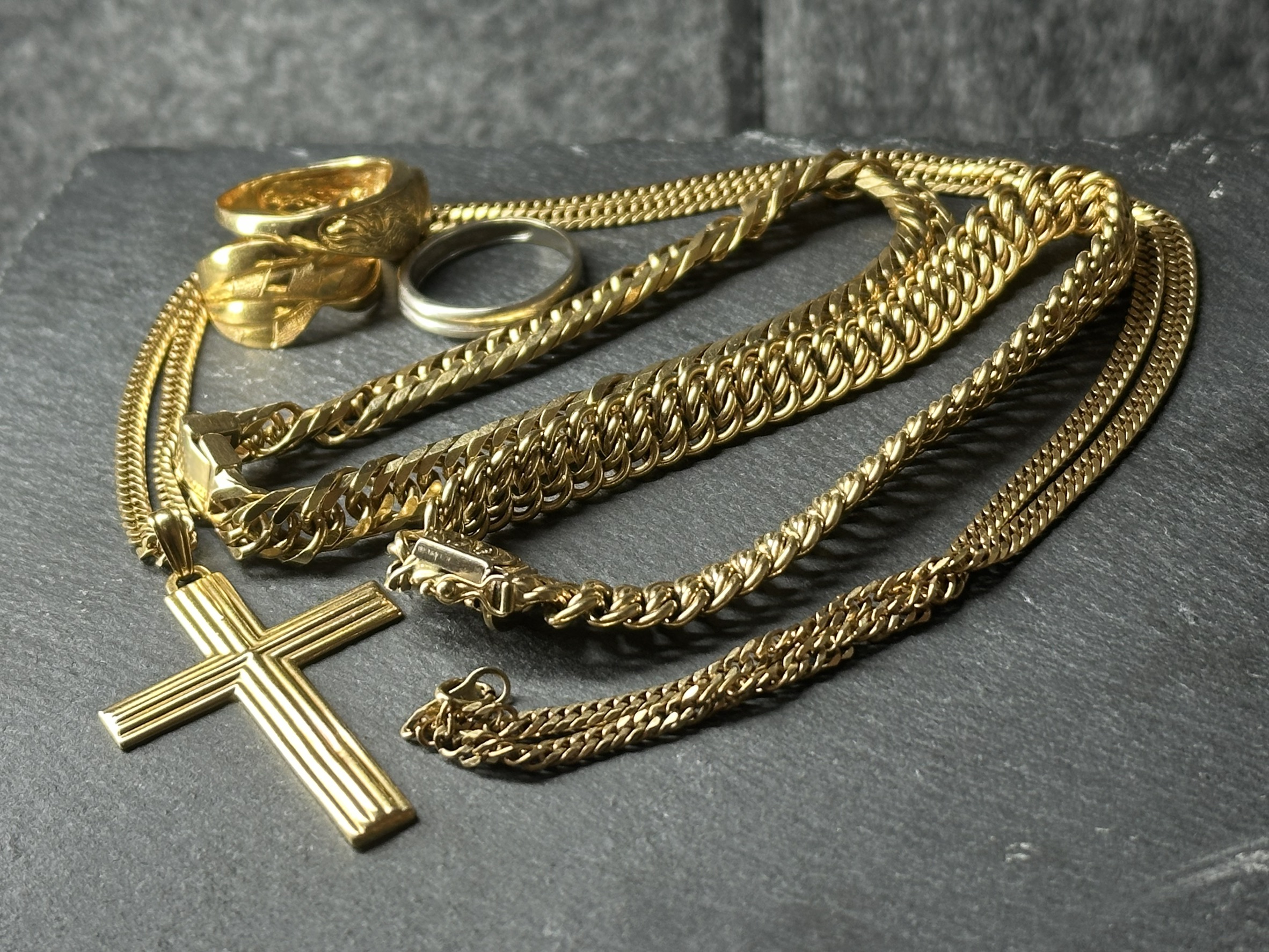 金アクセサリーまとめてお買取りさせていただきました！！