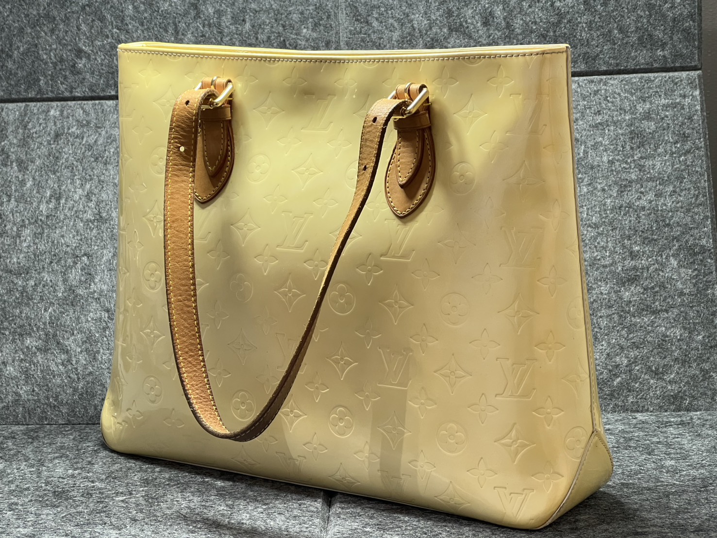 ルイヴィトン ヴェルニ ショルダーバッグ お買取りさせていただきました！