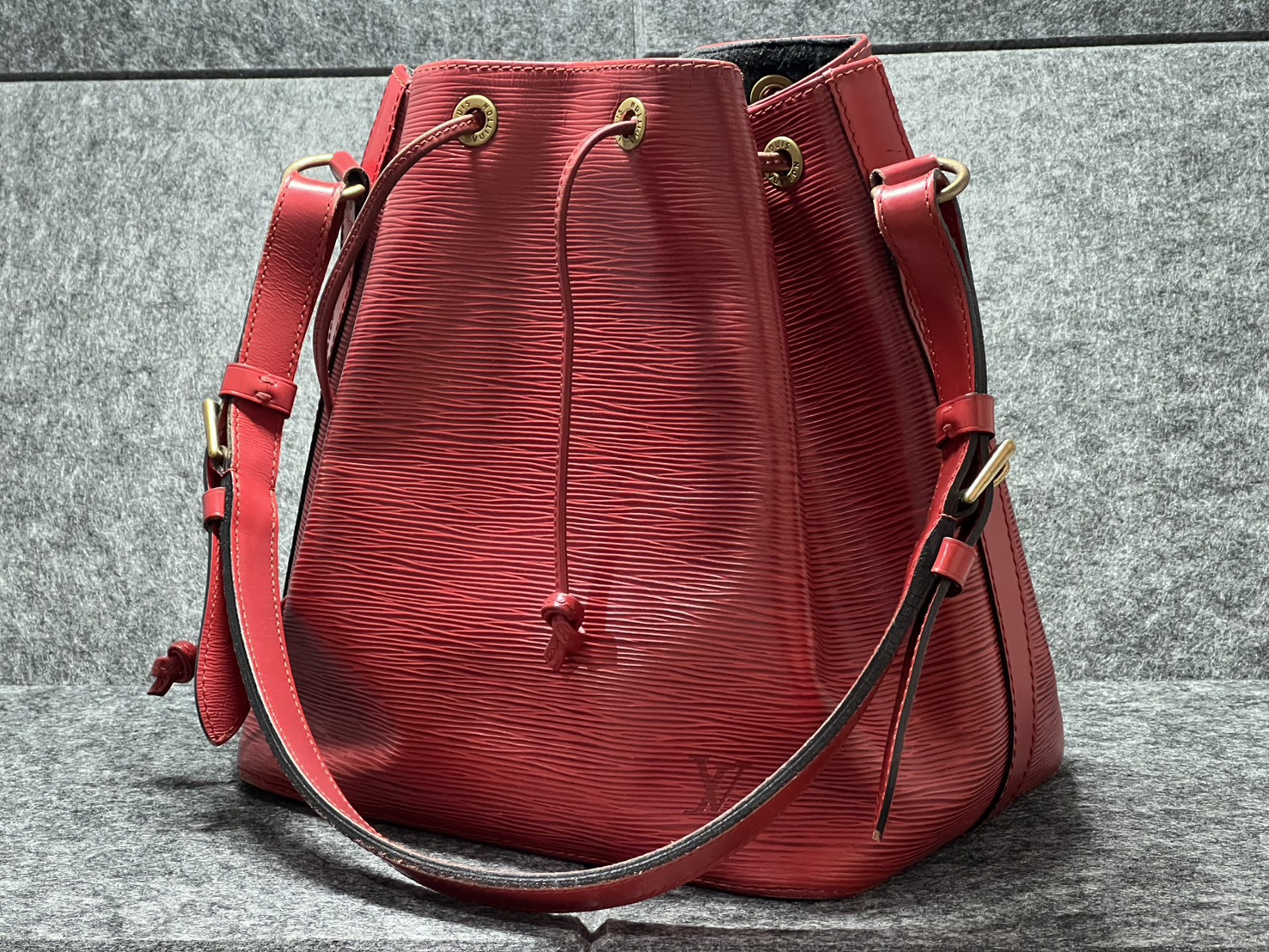 LV エピ　プチ・ノエ　ルージュお買取りさせていただきました！