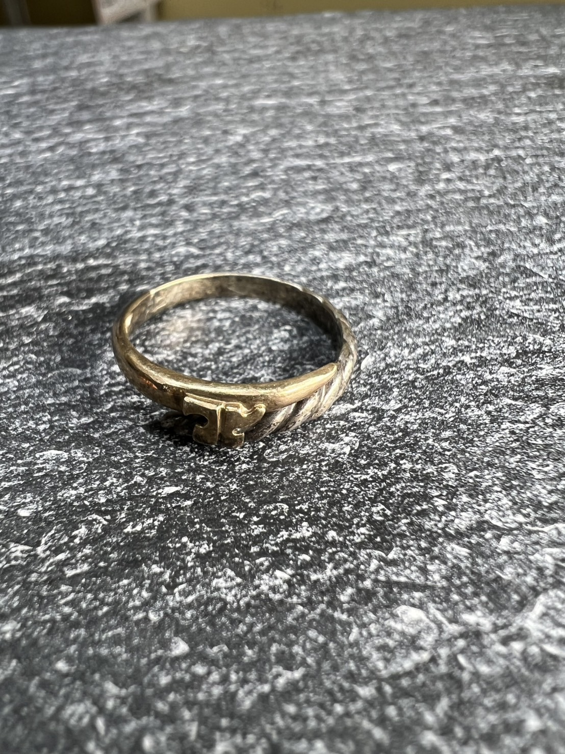 ゴールドとシルバーのコンビリング お買取りさせていただきました！