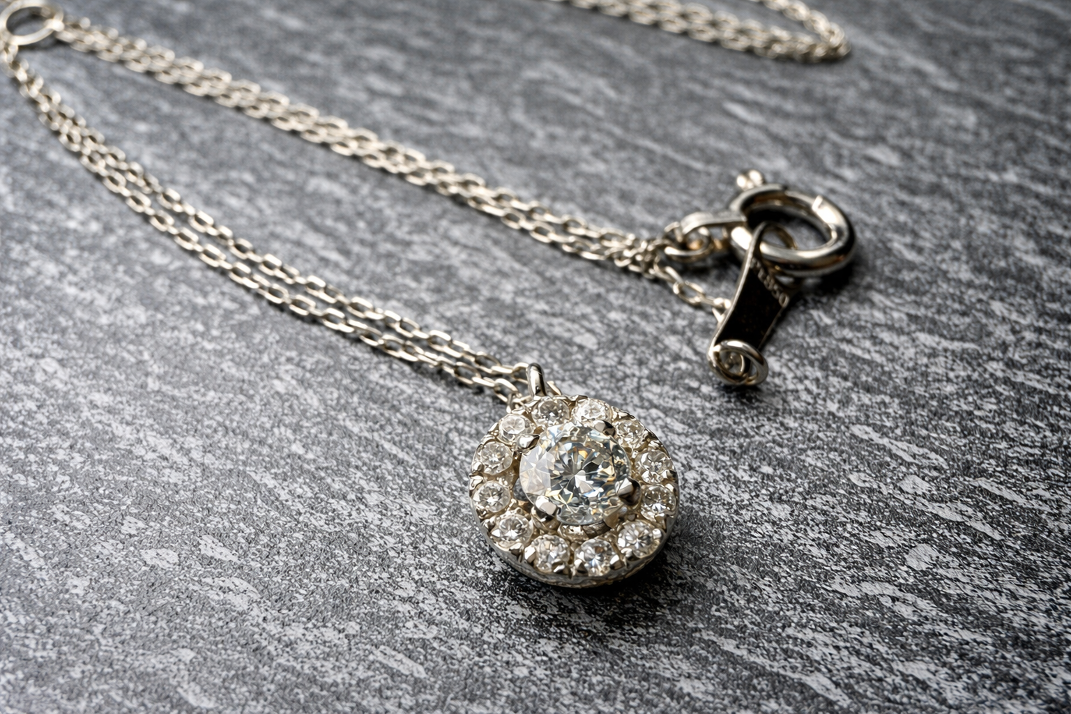 ダイヤモンドネックレスお買取りさせていただきました！