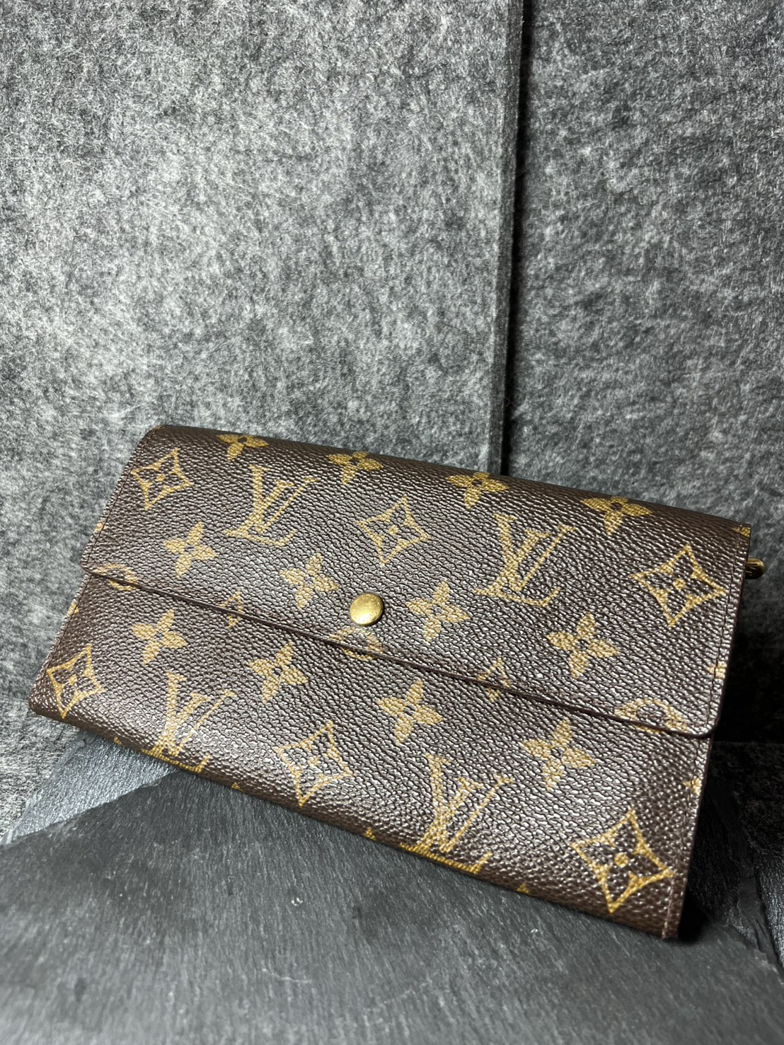 ルイヴィトンの財布をお買取りさせていただきました！