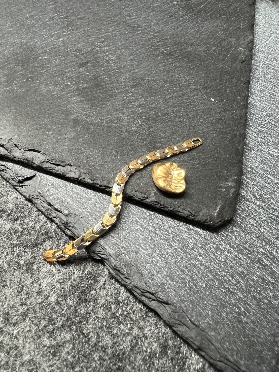 金歯とちぎれたネックレスを買取させていただきました！！