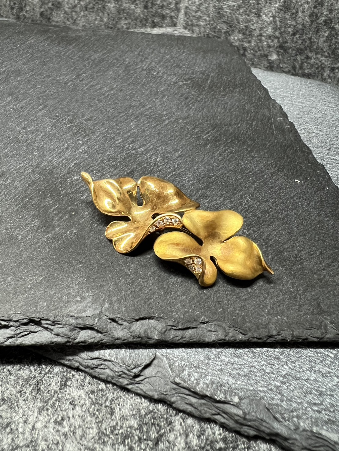 18金のブローチを買わせていただきました！！