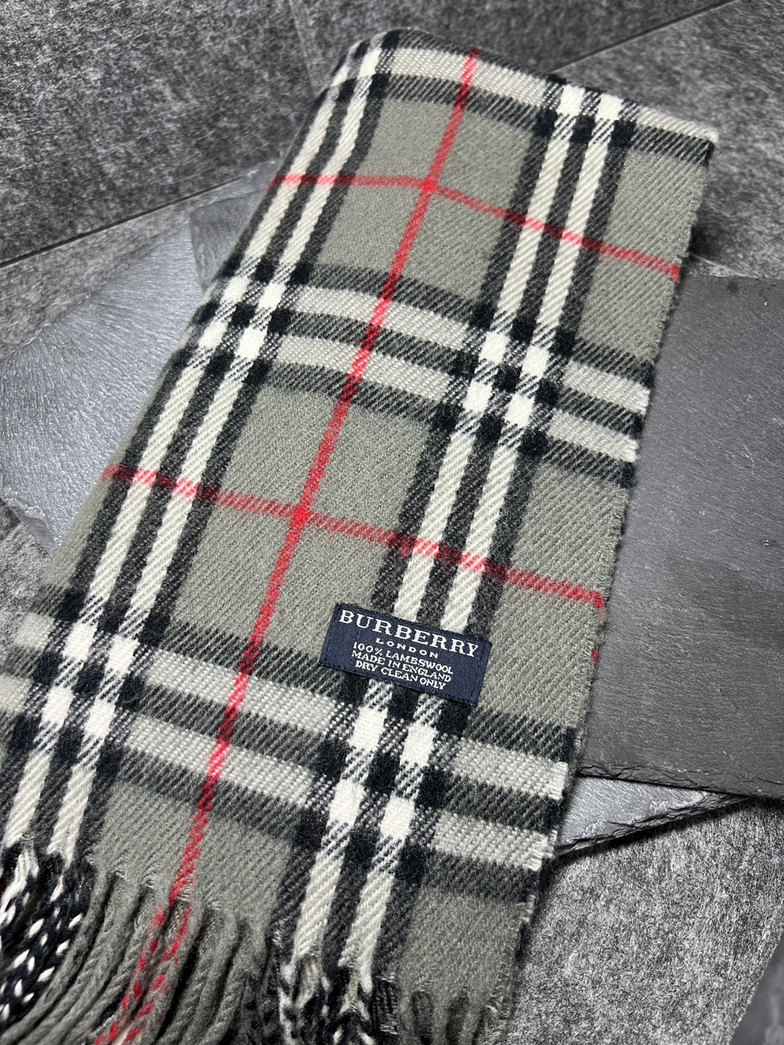 Burberry　マフラー買い取らせていただきました