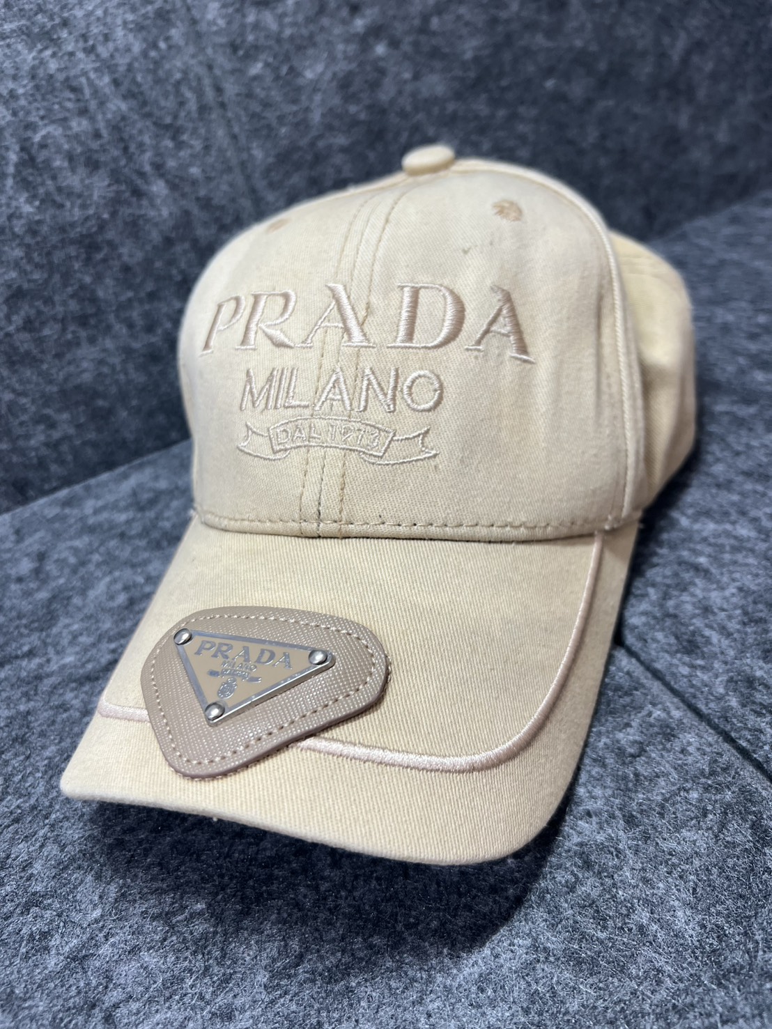 PRADA　帽子　買い取らせていただきました