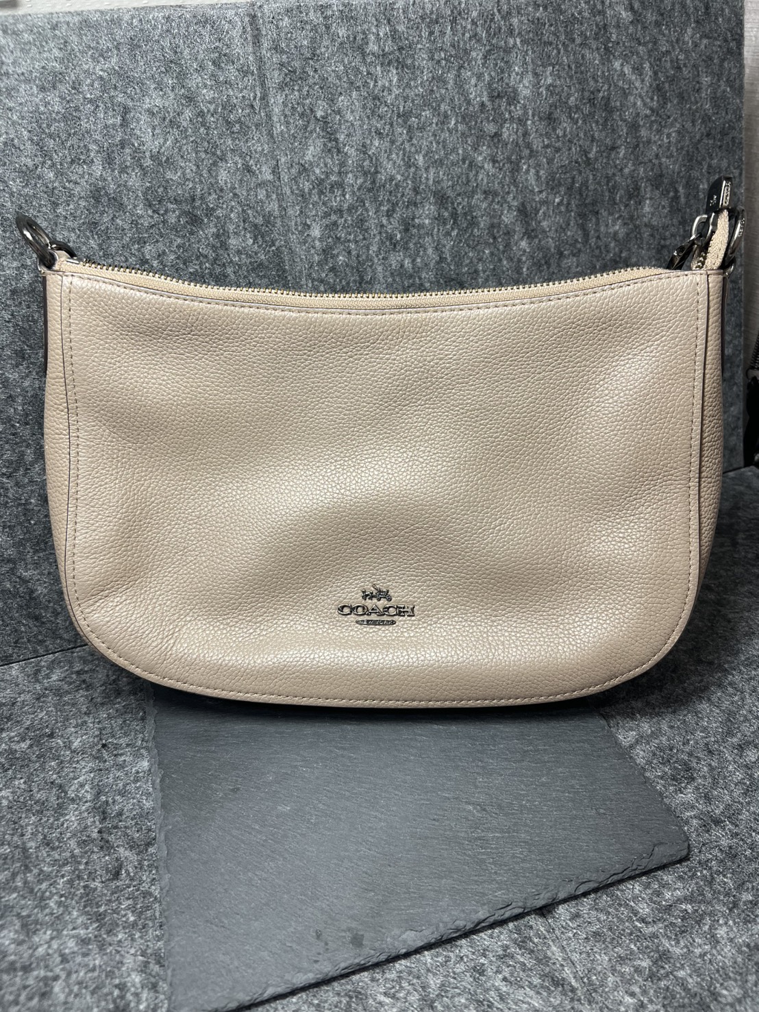 コーチ レザー ショルダーバッグ買い取らせていただきました