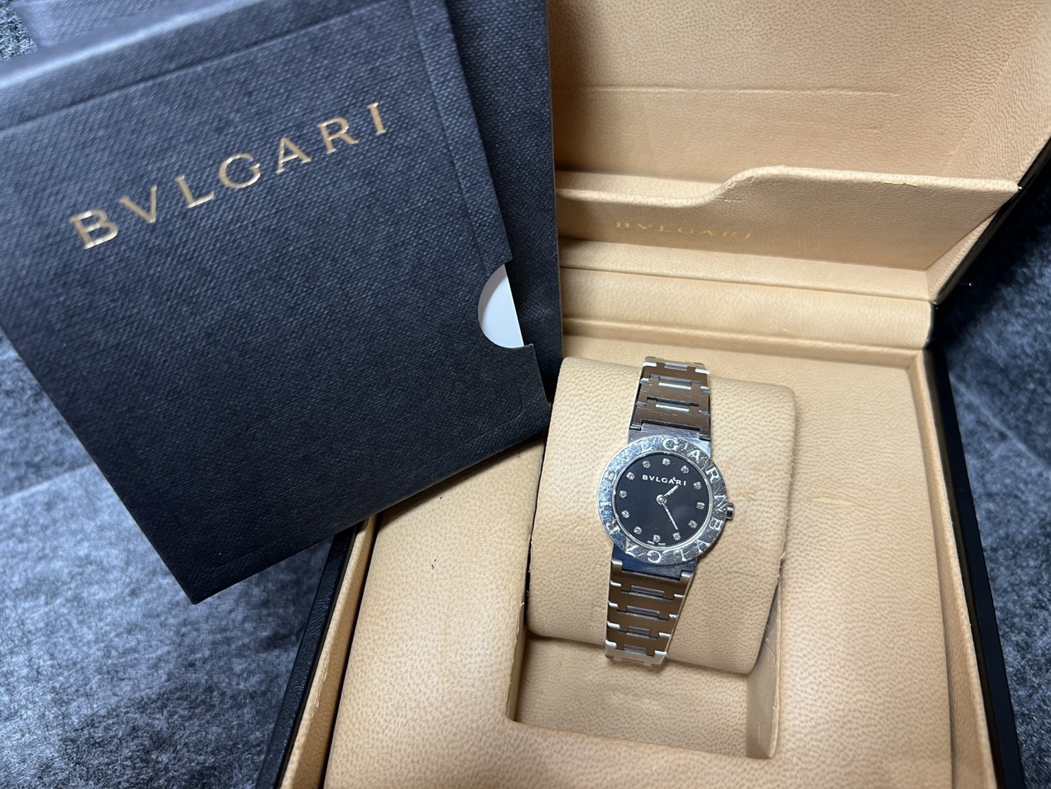 BVLGARI（ブルガリ）ブルガリ・ブルガリ 23mm 12Pダイヤ ブラック文字盤 レディース クォーツ腕時計買い取らせていただきました