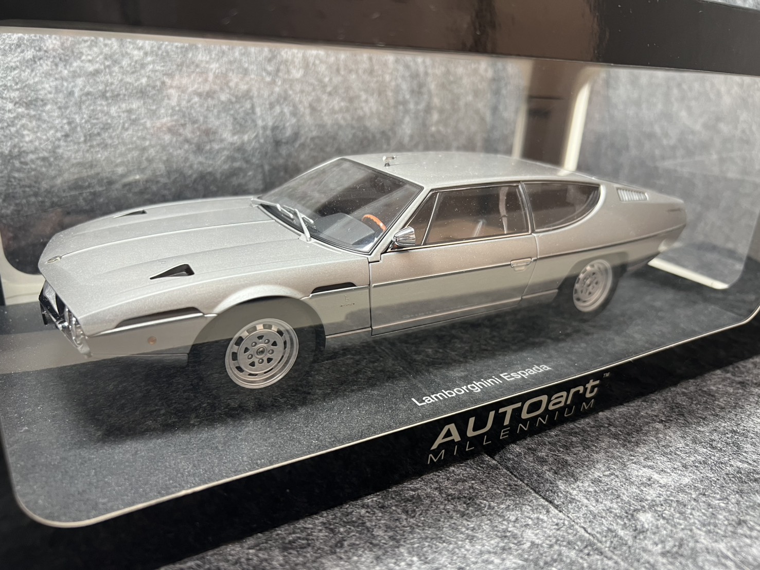 AUTOart（オートアート）1/18 Lamborghini Espada（ランボルギーニ・エスパーダ）買い取らせていただきました