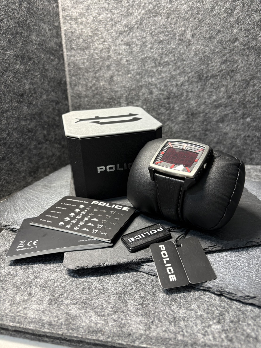 POLICE　デジタル時計　買い取らせていただきました