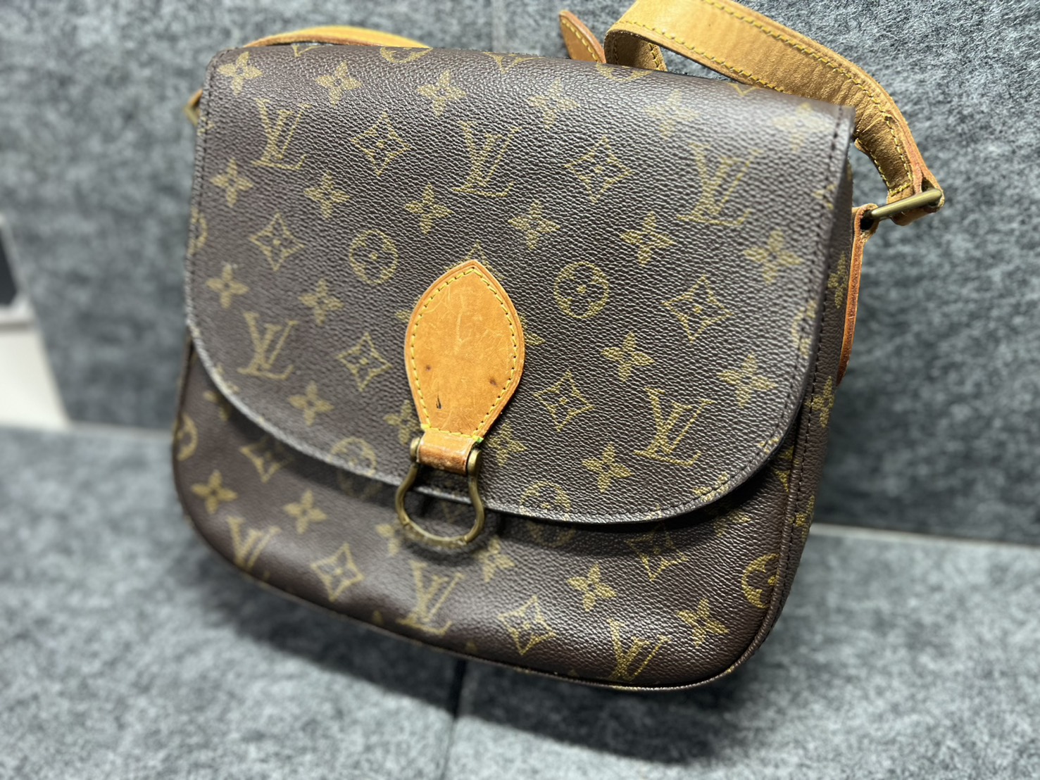 LOUIS VUITTON サンクルー モノグラム バッグ買い取らせていただきました
