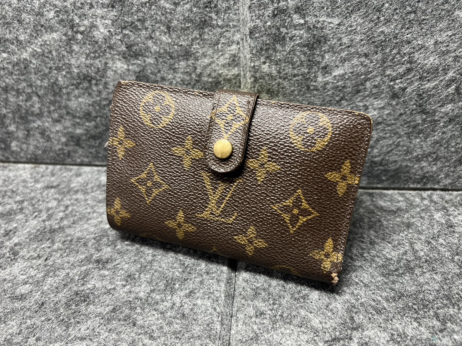 ルイ・ヴィトン モノグラム ポルトモネ・ビエ トレゾール 二つ折り財布買い取らせていただきました